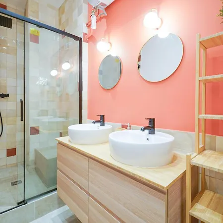 Apartment Parisuites Canal Saint Martin Luxe & Chic & Cosy *