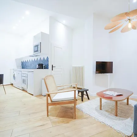 Parisuites Canal Saint Martin Luxe & Chic & Cosy Apartment Paris