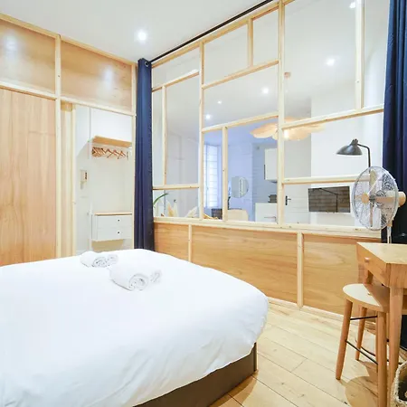 Апартаменты Parisuites Canal Saint Martin Luxe & Chic & Cosy